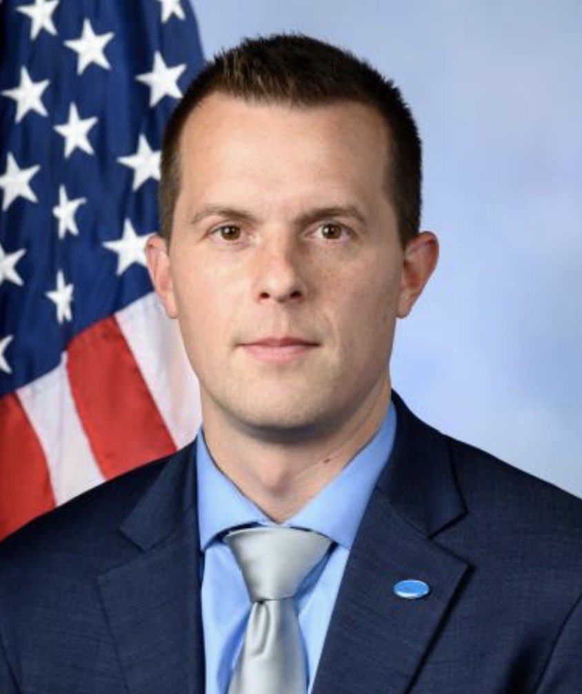 KalshiPolitics's tweet photo. JUST IN: Democratic Congressman Jared Golden endorses Republican Mike Lawler’s re-election in NY-17

39% chance Lawler wins https://t.co/EGG4SnW10H