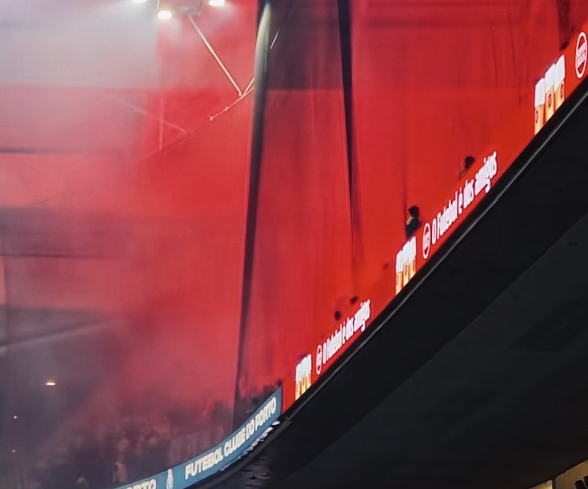 ultrasbenfica__'s tweet photo. 𝐍𝐎 𝐎𝐍𝐄 𝐋𝐈𝐊𝐄 𝐔𝐒 🔴⚪️

corruptos 3-1 SL Benfica https://t.co/oqtLbzXpP7