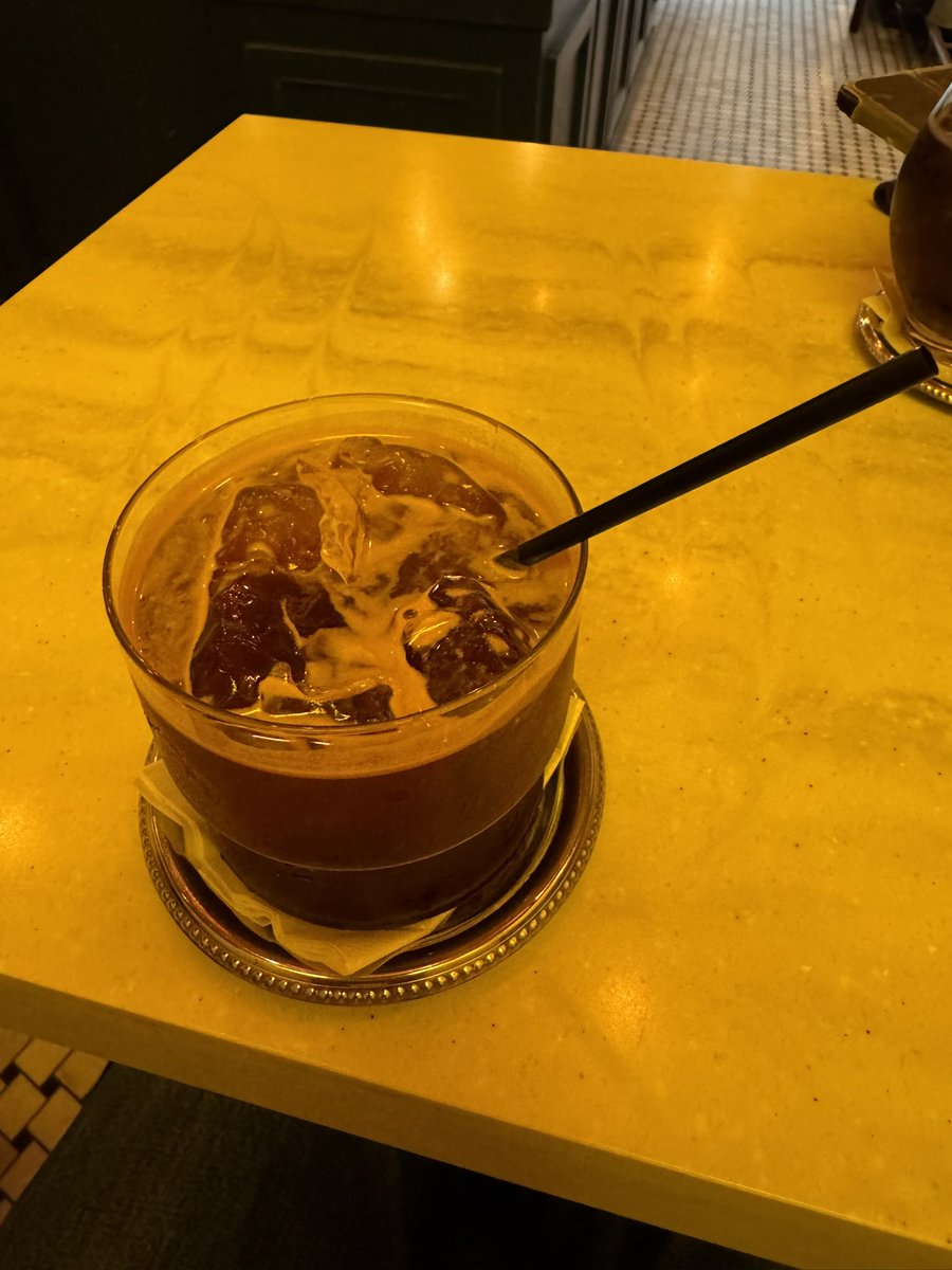 ArmeboP's tweet photo. コーヒー、クリームソーダ、コーヒー https://t.co/585z19njxu