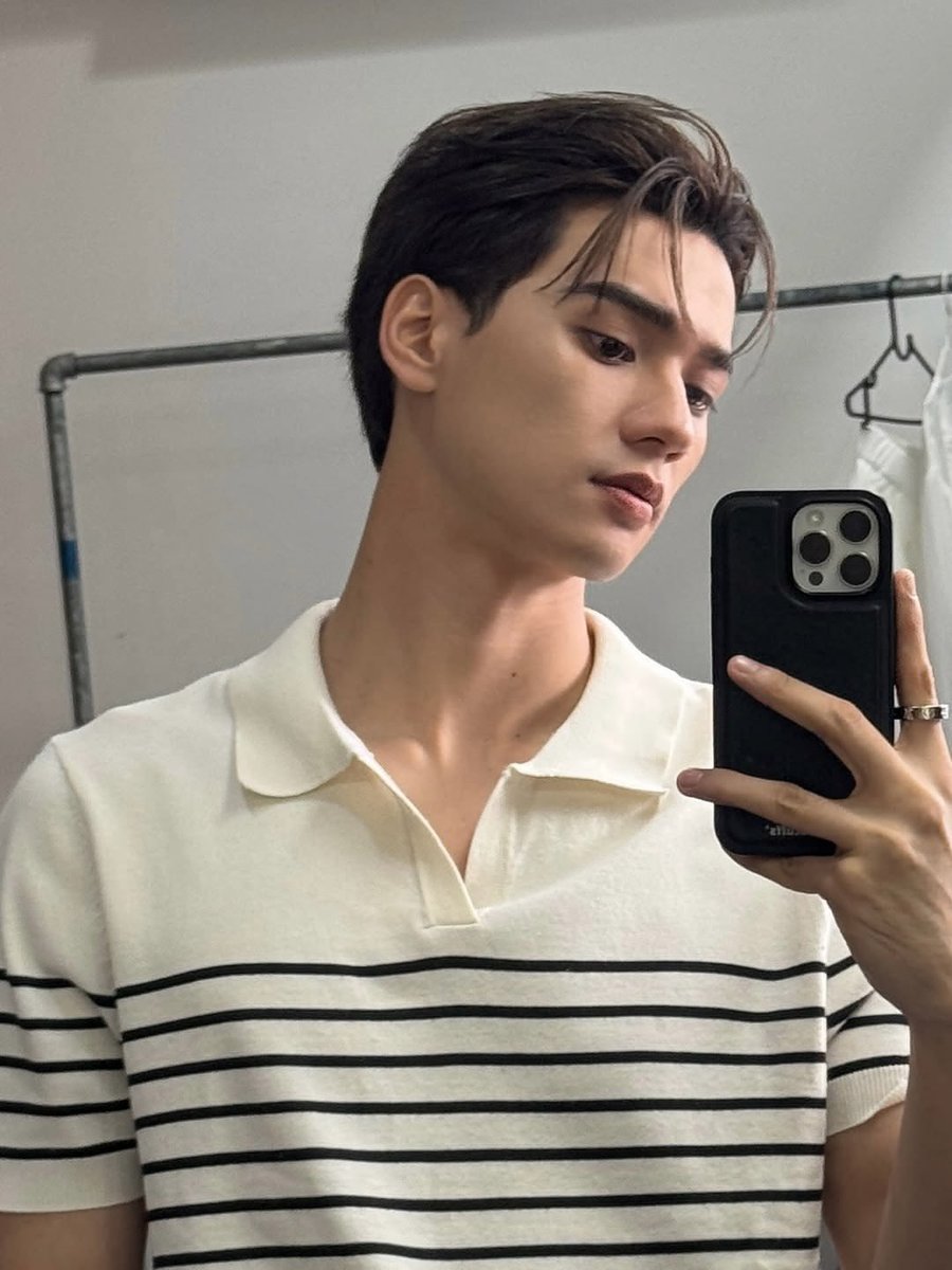 khemzira's tweet photo. Top 4 yang gantengnya 100000x lebih ganteng in real life (menurut gw) https://t.co/FWb2bGrExd
