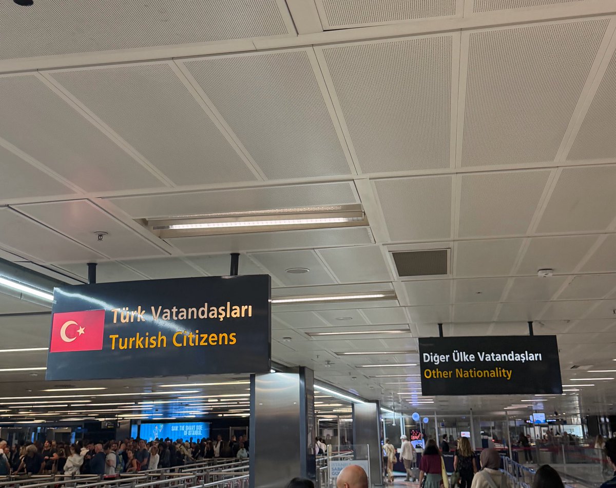 dalgadumen31's tweet photo. Hissettirdiği güç zehirlenmesi makara mı https://t.co/ZfrOZZGELz