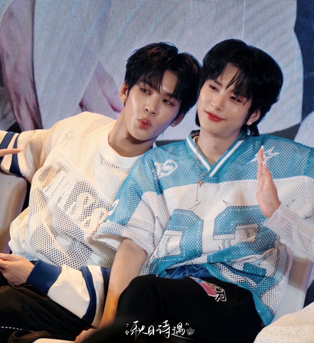 xiaoshilovesave's tweet photo. หล่อมาก!🦋🐱

OCEAN WHISPERS TO AAS
#AuauSaveOceanWhispersFanSign
#auautnp #savewrg  #auausave https://t.co/Re3RrkZEGT