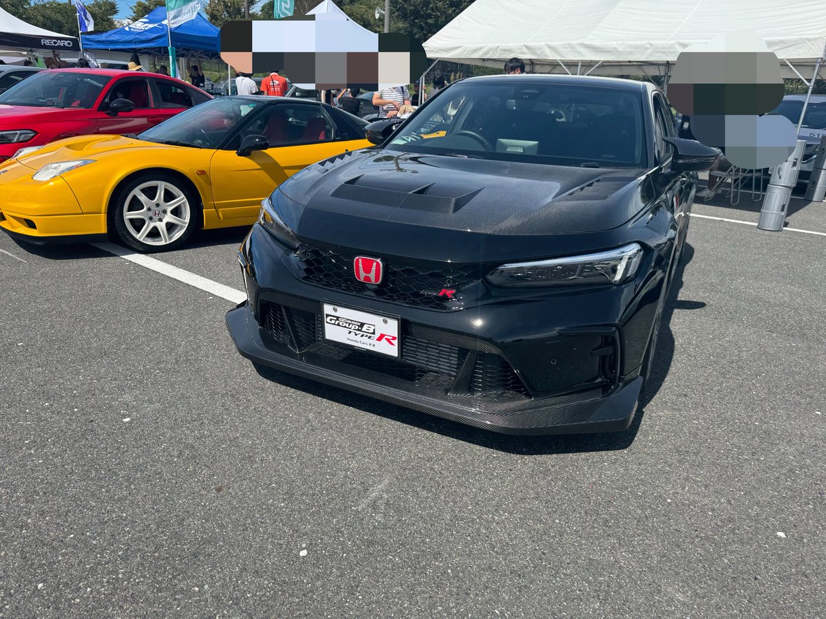 hojitya01's tweet photo. 今日出展してたホンダカーズ木津
うちのシビが納車されたディーラーで、現車確認しに行った時普通に初代NSXや無限RRが置かれてるいい意味でヤバいディーラー
2年ぶりに店長さんと話せたし、相変わらずやばい車扱ってる🤣 https://t.co/5JYH4xsysn
