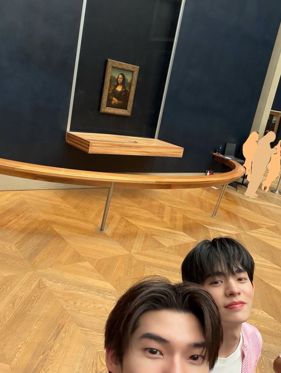 teeteebaipor's tweet photo. ซ่อนเธอไว้ในภาพมาก มีคนคบกันแล้วปะ หวานเนอะ https://t.co/7FJ8b7vDMF