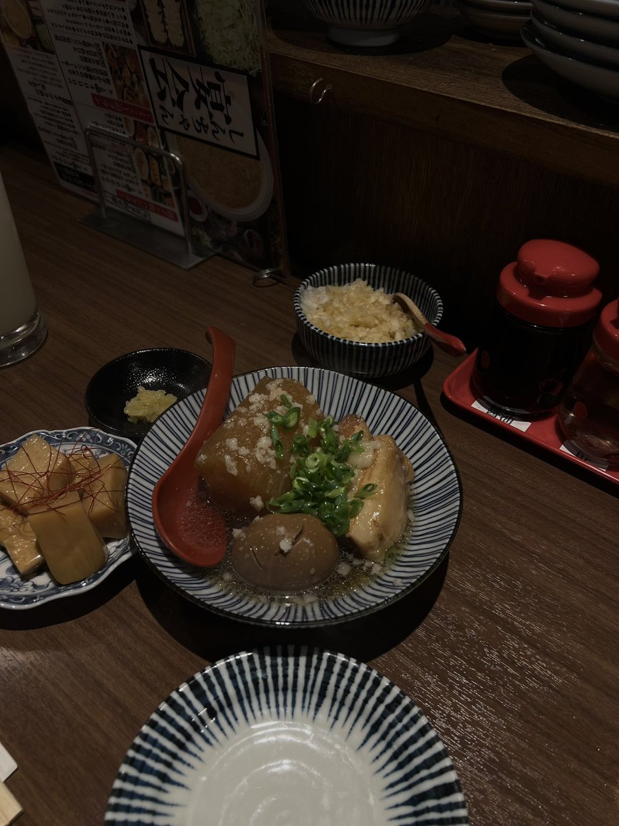 na73miii's tweet photo. 大阪駅周辺には美味しいものが沢山ありすぎる https://t.co/FuTbSupF4T
