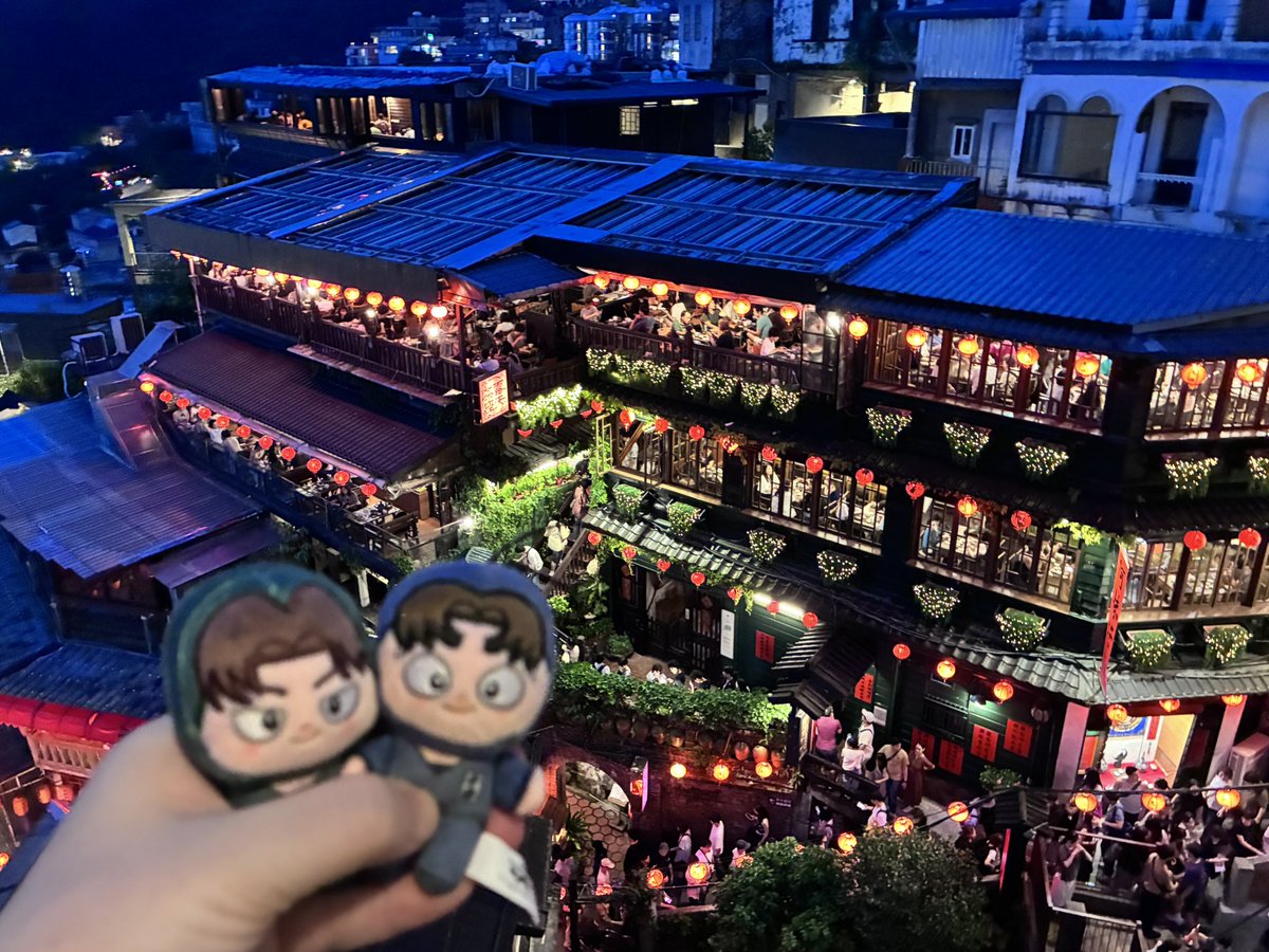 maru_run2525's tweet photo. 綺麗だった🏮
利こまに漢服着て欲しい🥺💓 https://t.co/xhlpfT2pUq