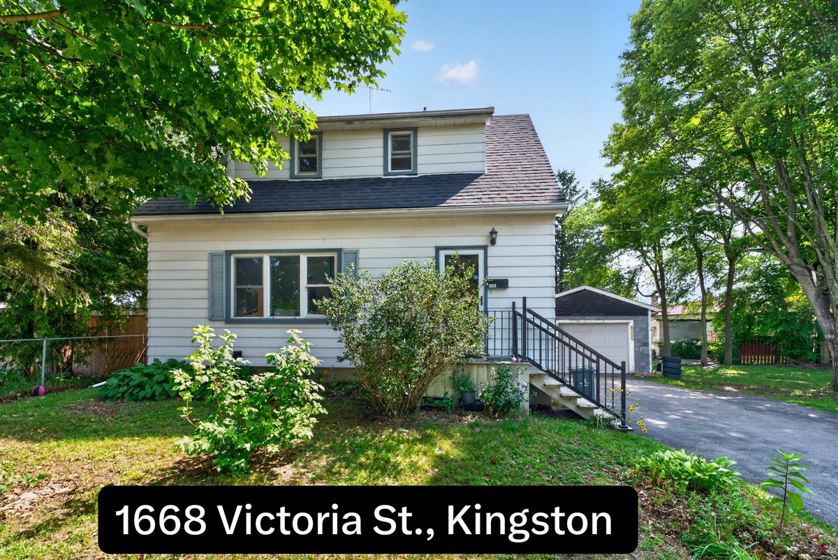 Sher417's tweet photo. 1666-1668 Victoria St., Collins Bay. BOTH house &amp; lot for $639,000. MLS X13728790.

46 Alarie Lane, Wolfe Island. Cottage. MLS X13159526. $399,900!

715 North Shore Rd., Rideau Lakes. MLS # X13727234. $1,250,000. Listed by Tracey McGinn.

Which is your favourite? https://t.co/raNCfPdQvN