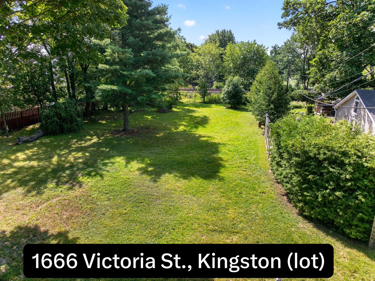 Sher417's tweet photo. 1666-1668 Victoria St., Collins Bay. BOTH house &amp; lot for $639,000. MLS X13728790.

46 Alarie Lane, Wolfe Island. Cottage. MLS X13159526. $399,900!

715 North Shore Rd., Rideau Lakes. MLS # X13727234. $1,250,000. Listed by Tracey McGinn.

Which is your favourite? https://t.co/raNCfPdQvN
