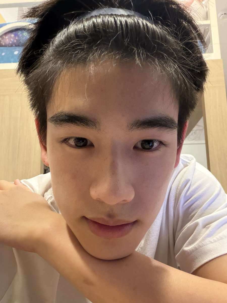 ujeenayp_'s tweet photo. นอน ❌
ติวรอบดึก ✅
😵😭
#ujeenayp_ https://t.co/YnS9q7y4Xd