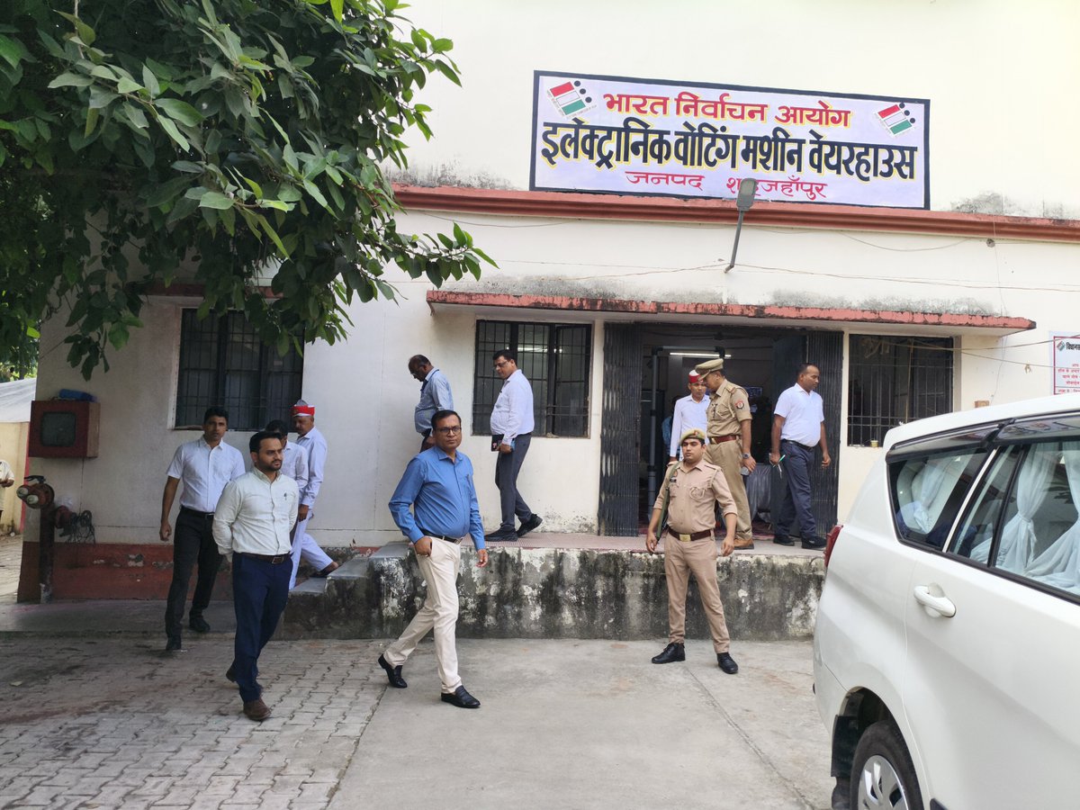 dmupsha's tweet photo. डीएम कंपाउंड स्थित ईवीएम वेयरहाउस में आगामी विधानसभा सामान्य निर्वाचन-2027 के दृष्टिगत ईवीएम एवं वीवीपैट के फर्स्ट लेवल चेकिंग (एफएलसी) कार्य का निरीक्षण किया। भारत निर्वाचन आयोग के दिशा-निर्देशों के अनुरूप एफएलसी कार्य को निर्धारित मानकों के साथ पूरा कराने के निर्देश दिए। https://t.co/pKHScf7XcY