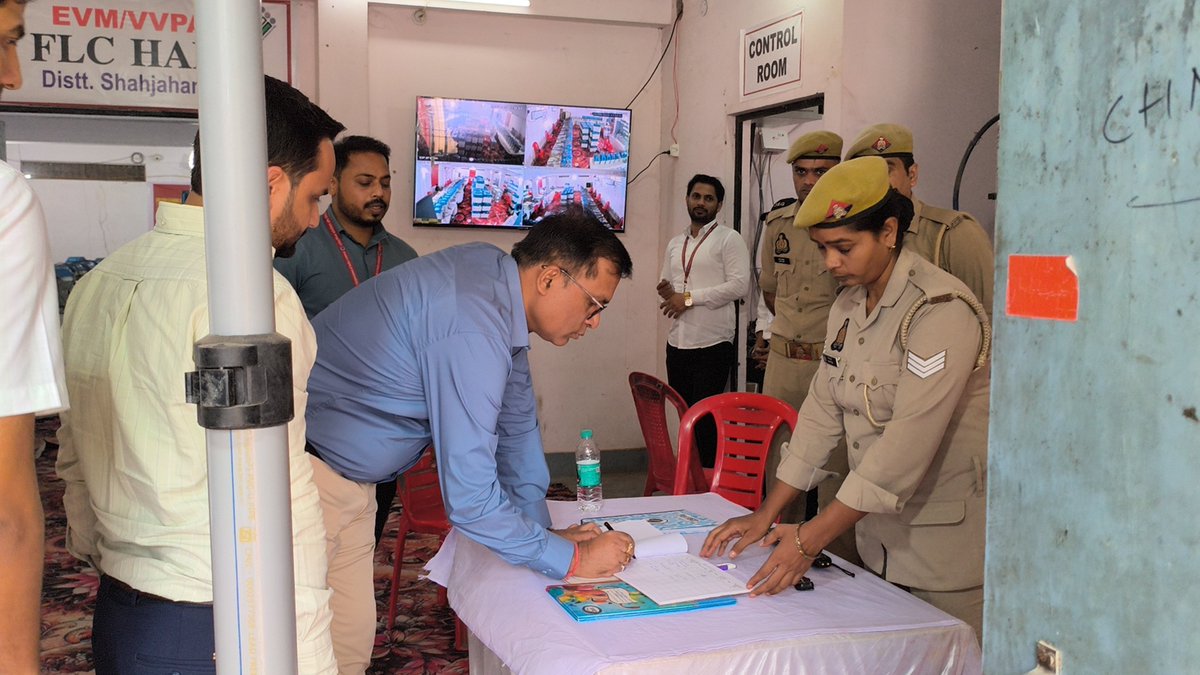 dmupsha's tweet photo. डीएम कंपाउंड स्थित ईवीएम वेयरहाउस में आगामी विधानसभा सामान्य निर्वाचन-2027 के दृष्टिगत ईवीएम एवं वीवीपैट के फर्स्ट लेवल चेकिंग (एफएलसी) कार्य का निरीक्षण किया। भारत निर्वाचन आयोग के दिशा-निर्देशों के अनुरूप एफएलसी कार्य को निर्धारित मानकों के साथ पूरा कराने के निर्देश दिए। https://t.co/pKHScf7XcY