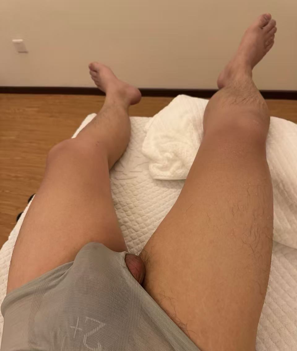 BozZbb3's tweet photo. 泡个澡～不知道这一次性内裤的作用 站起来的时候技师都看呆了 https://t.co/hyELf8VQIU