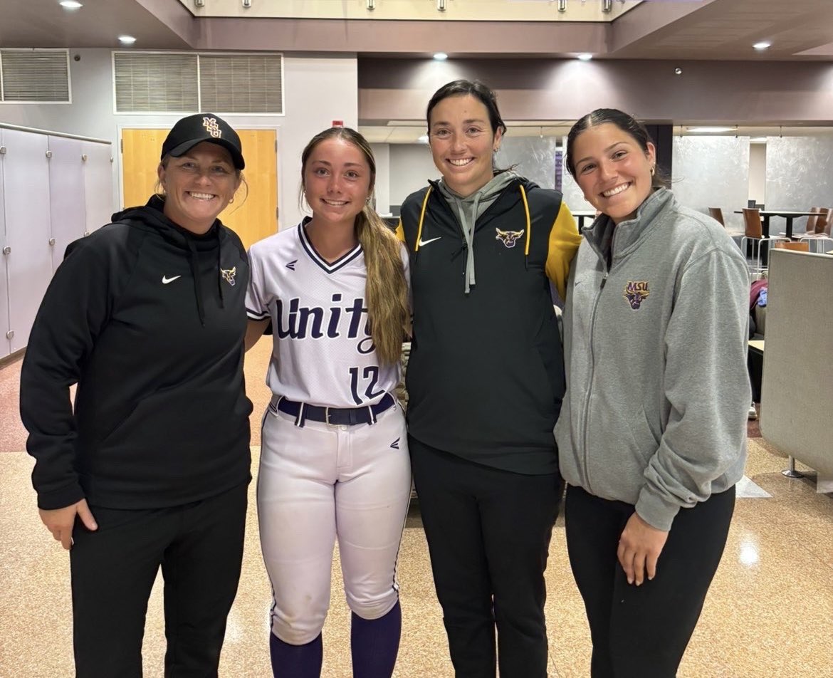 SarahMunger2028's tweet photo. Thank you @KristleWolcott and @MinnStSoftball for having me at your camp yesterday! I’m so glad we were able to avoid the rain so I could spend the day on the field with the team and coaching staff. The campus tour and question/answer session with the team after was great and super helpful! You can tell your players enjoy playing at MSU and have a great team culture. 
@UnityMidwest_EB