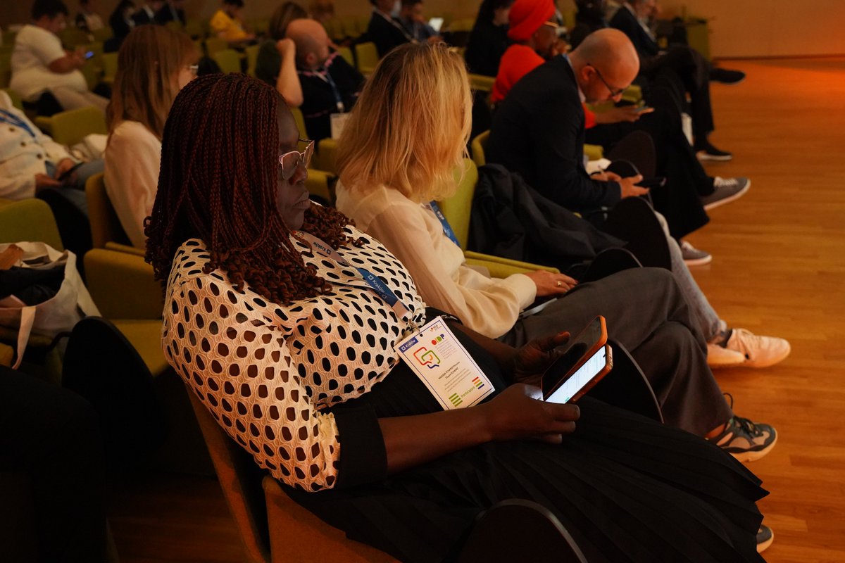 uclg_cisdp's tweet photo. #OIDP25
Marshall Wanimo, from DeCiDE project, tells us more about the Human Rights Cities Network:
💬 We want to address the gaps of #HumanRights initiatives, and see what can be done to improve it. Evidence is being generated at the local level, together with the civil society. https://t.co/3YvrifqvIn