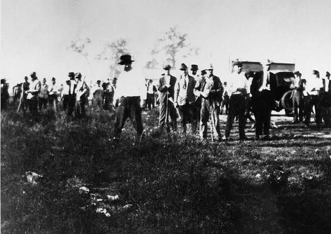 blackJournals01's tweet photo. They organized to demand fair pay for their own cotton. In response, a mob, U.S. troops, three days of hunting Black sharecroppers through the fields—and the deaths of 100 to 200+ Black men, women, and children.

This is the The Elaine Massacre of 1919.

Their crime was organizing a union so cotton planters would finally pay them a fair price for their own crops. 

When white landowners found out, they didn't send lawyers. They sent a mob of hundreds, backed by U.S. troops. 

 Twelve Black survivors were then sentenced to death for "inciting" the violence done to them. 

They organized for fair pay. The response was armed violence, a massacre, and then death sentences for the people who survived it.

The Elaine Massacre is one of the histories we documented in our book. 

They tried to punish the victims and bury the story. We put the story back on the record https://t.co/V6OJtayKnF