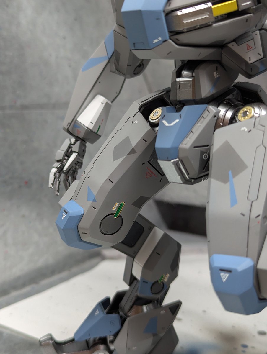 y_button_robo's tweet photo. この脚周りなんかの光沢分けのメリハリ感が個人的に凄く気に入っているのだ https://t.co/CbeKOFHK1y