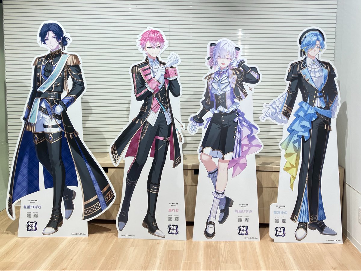 u_lu_holo's tweet photo. パネルみんな可愛くてかっこよかった✨️
改めて1周年おめでとうございます！！
#すぷれあ1stAnniversary_HMV https://t.co/BL4daWEFBI