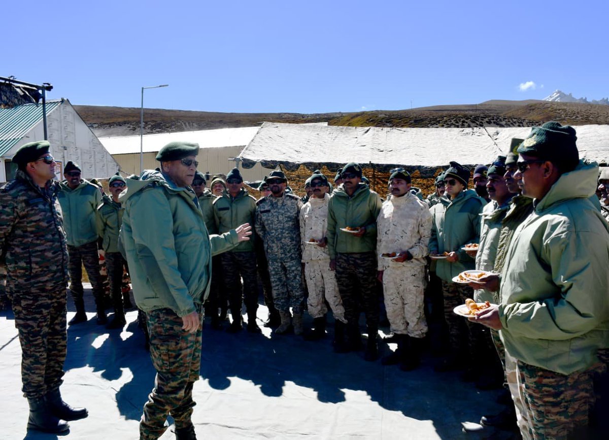 suryacommand's tweet photo. "𝗙𝗢𝗥𝗪𝗔𝗥𝗗, 𝗙𝗢𝗖𝗨𝗦𝗘𝗗, 𝗥𝗘𝗔𝗗𝗬."

Lt Gen Anindya Sengupta, GOC-in-C #CentralCommand, visited forward areas in the #GarhwalSector to review operational preparedness and combat readiness in the high-altitude Himalayan terrain.

During his interaction with troops deployed at the frontiers, the #ArmyCommander commended their steadfast commitment and exhorted them to maintain relentless vigilance, sharpen operational capabilities and remain mission-ready for every contingency.

#IndianArmy #SuryaCommand #UttarBharat #Garhwal #Uttarakhand #OperationalReadiness #CombatReady #NationFirst #IbexRadioTarana #RadioIbexTarana

@adgpi
@ProDefLko
@PROdefprayagraj
@PIB_India
@HQ_IDS_India
@PRODefDehradun
@UBArea_IA
