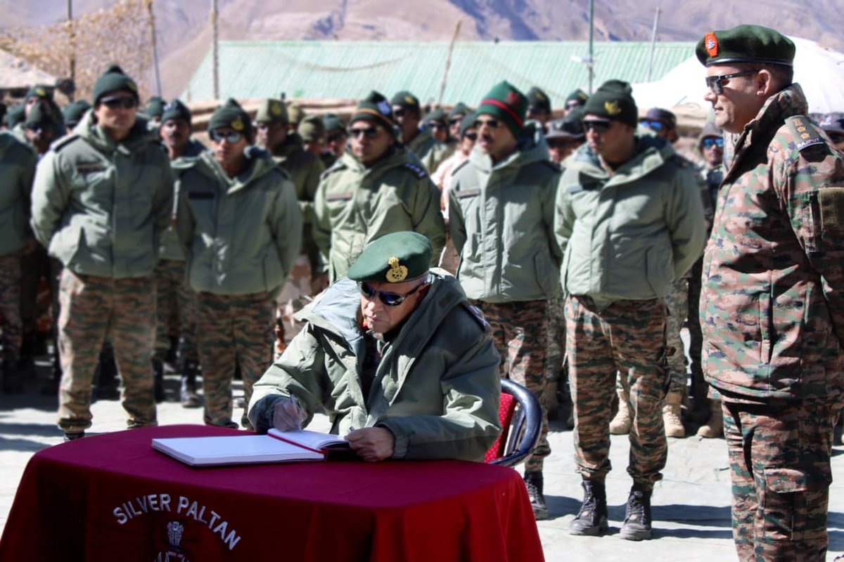 suryacommand's tweet photo. "𝗙𝗢𝗥𝗪𝗔𝗥𝗗, 𝗙𝗢𝗖𝗨𝗦𝗘𝗗, 𝗥𝗘𝗔𝗗𝗬."

Lt Gen Anindya Sengupta, GOC-in-C #CentralCommand, visited forward areas in the #GarhwalSector to review operational preparedness and combat readiness in the high-altitude Himalayan terrain.

During his interaction with troops deployed at the frontiers, the #ArmyCommander commended their steadfast commitment and exhorted them to maintain relentless vigilance, sharpen operational capabilities and remain mission-ready for every contingency.

#IndianArmy #SuryaCommand #UttarBharat #Garhwal #Uttarakhand #OperationalReadiness #CombatReady #NationFirst #IbexRadioTarana #RadioIbexTarana

@adgpi
@ProDefLko
@PROdefprayagraj
@PIB_India
@HQ_IDS_India
@PRODefDehradun
@UBArea_IA