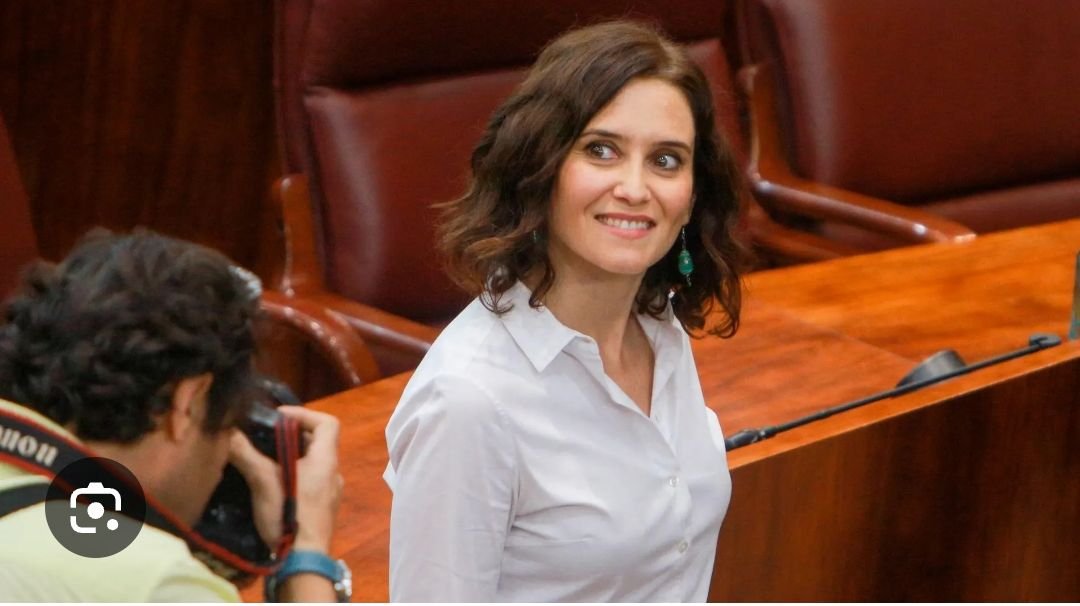 ELTOLAVARA6's tweet photo. Es indignante que la "justicia" nos pida respeto mientras protege a estos dos delincuentes..Señorias, un poquito de por favor... https://t.co/6St6PWhqYo