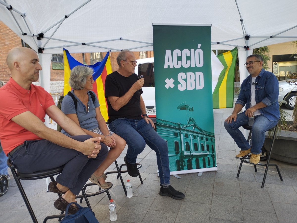 JuntsSabadell's tweet photo. 💪 Avui hem estrenat el curs polític! 

Primera paradeta d'@accio_sbd: "De tu a tu amb el Gabriel".

Hem parlat amb veïns i veïnes, hem explicat la nova coalició d'unitat independentista i l'acollida ha estat boníssima. Gràcies, Sabadell!

Seguim! 👉 #Sabadell #AccióPerSabadell https://t.co/1XuMeGXiyI