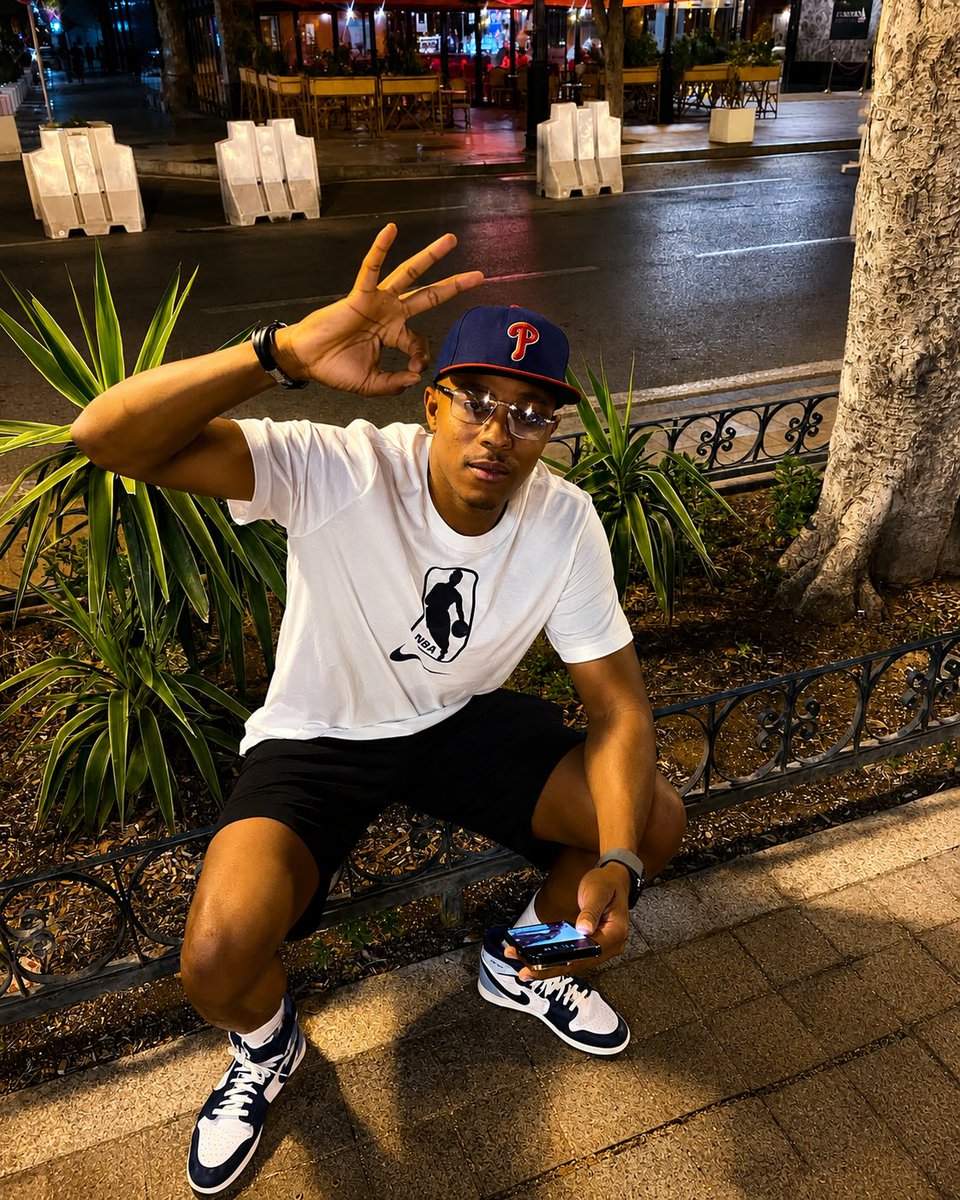 GOkoliocha's tweet photo. I’m not competing with anyone. I’m focused on becoming a better version of myself every day. Quiet progress, strong faith, big dreams, and a heart full of gratitude. ✨🙏🏽 https://t.co/PmEc4xWpD8