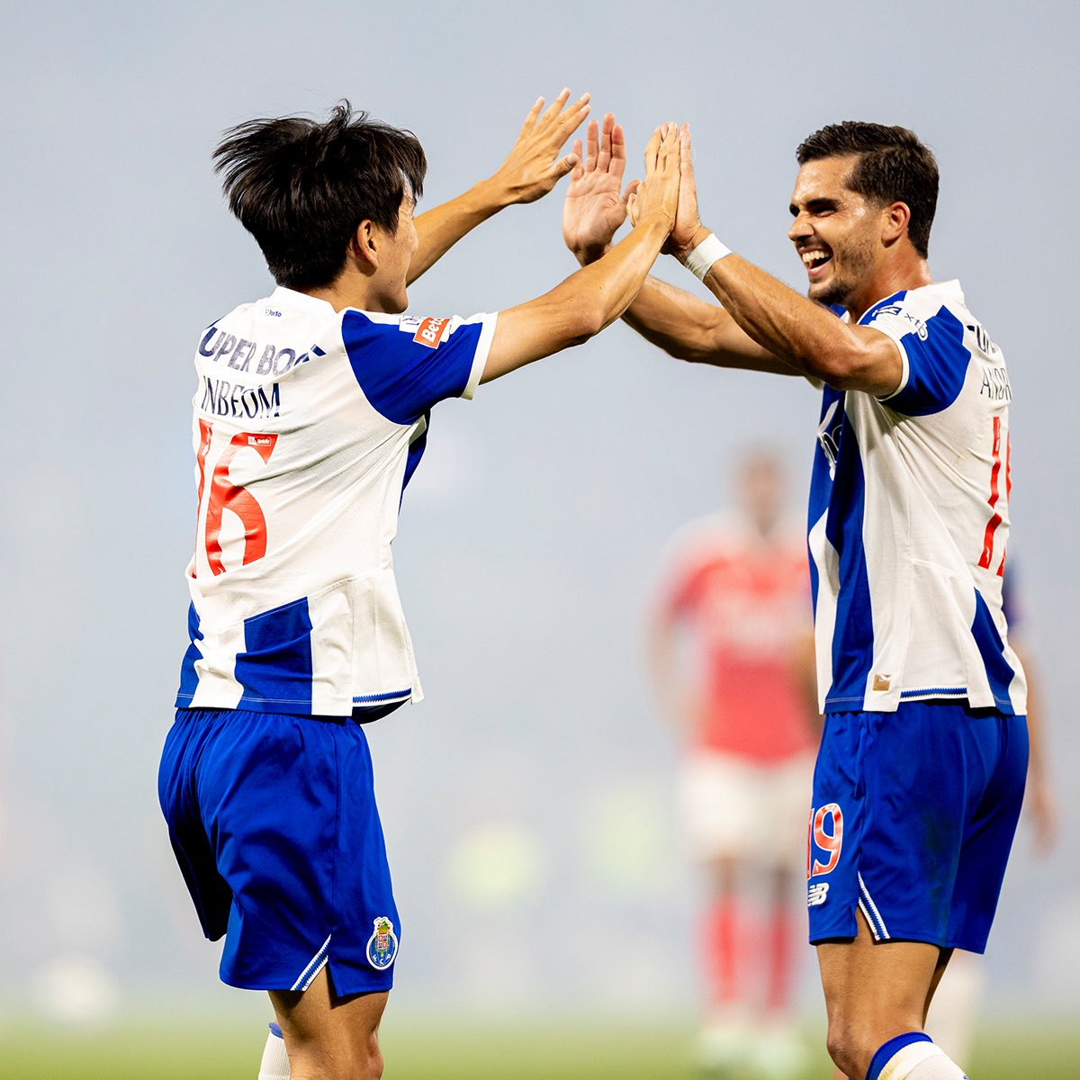 andrevsilva19's tweet photo. Esta equipa, este clube, esta cidade… Há coisas que se sentem de uma forma diferente! Que bonito é ser Porto 💙 https://t.co/uznr3cHic2