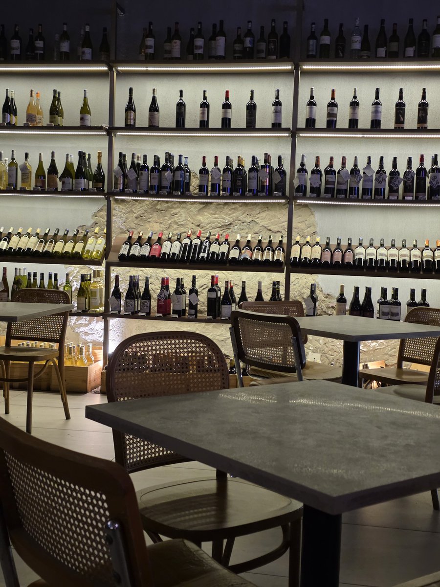 ANDREASBC5's tweet photo. 我听见它们在呼唤我。

#wine #fyp #potd https://t.co/mkuZKqPP61