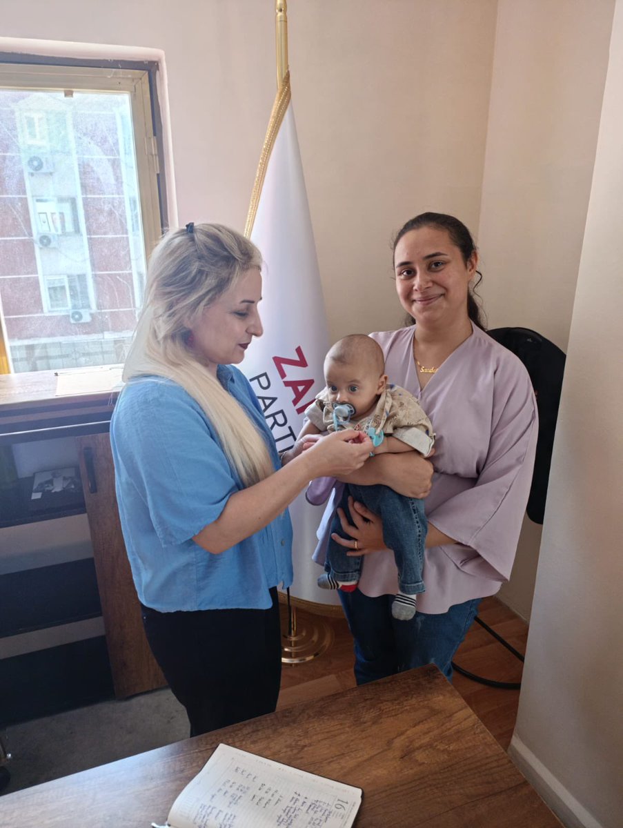 hilalinyildizi's tweet photo. Bugün teşkilatımızda yeni üyelerimizi ağırladık.

Ailemizin en minik üyesi, 4 aylık Orkun bebeğe ve kıymetli ailesine aramıza hoş geldiniz diyoruz. 🇹🇷

İl Başkanımız Av. Serhat Tabanca’nın da katılımıyla memleket meseleleri üzerine güzel bir sohbet gerçekleştirdik.
@umitozdag  @zaferpartisi 
@SerhatTABANCA @zaferisk 
@hilalinyildizi