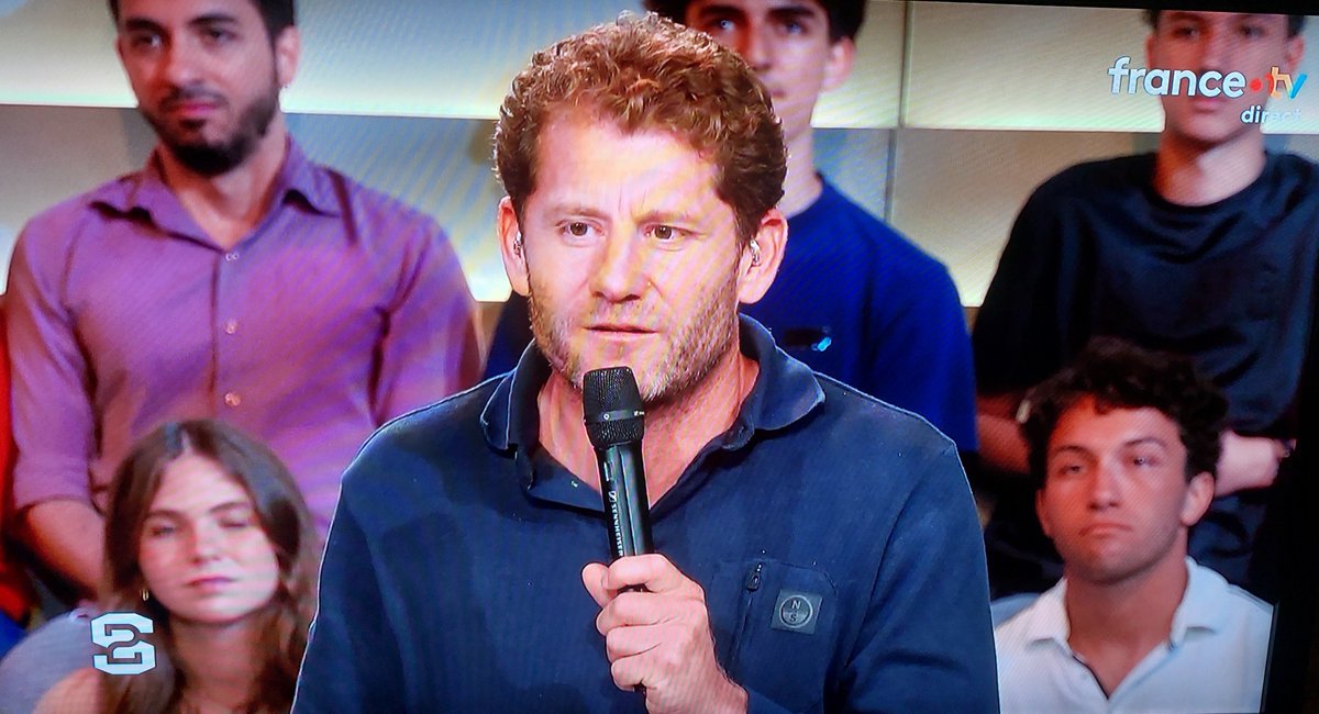 baiedemorlaix's tweet photo. « Charlie Dalin devait me remplacer », lâche Charles Caudrelier sur le plateau de Stade 2 https://t.co/bhKscZEzbl 
via @LeTelegramme @CCaudrelier @CharlieDalin @GitanaTeam @RouteDuRhum @ARKEAULTIMCHALL @stade2 @gael_robic https://t.co/Jo4uxSI5I7