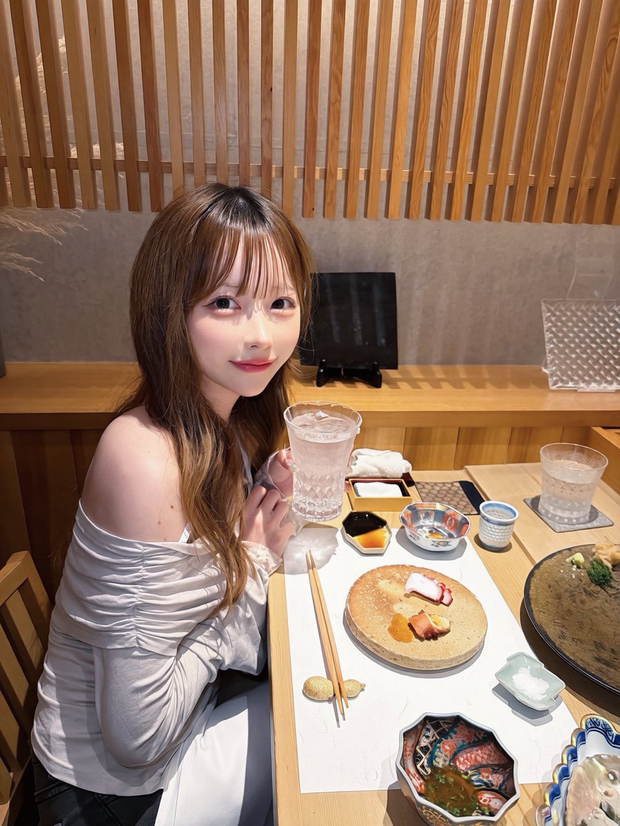 額挙上してから外カメの自分の顔受け入れられるようになったので本当にやってよかった𛰙᭜𖫴𖫰𖫱𖫳𖫲𖫲𖫳𖫴𖫰𖫱꛰ ᭜𖫴𖫰𖫱𖫳𖫲𖫲𖫳𖫴𖫰𖫱꛰ಣ˚‧︵‿☆ https://t.co/NPn6aenQMZ