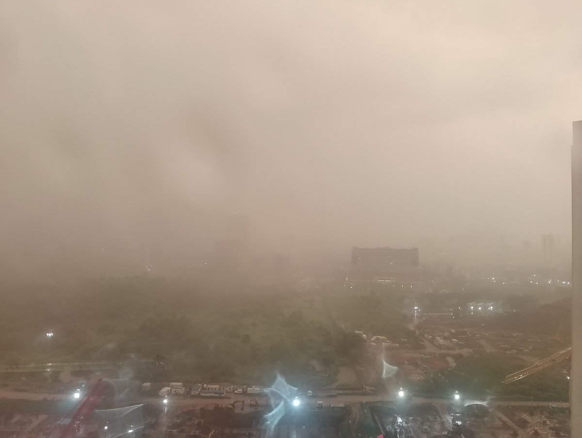 givemesomename's tweet photo. @s_r_khandelwal Heavy rains in Navi Mumbai since last 15 mins. https://t.co/JFNnemlF02
