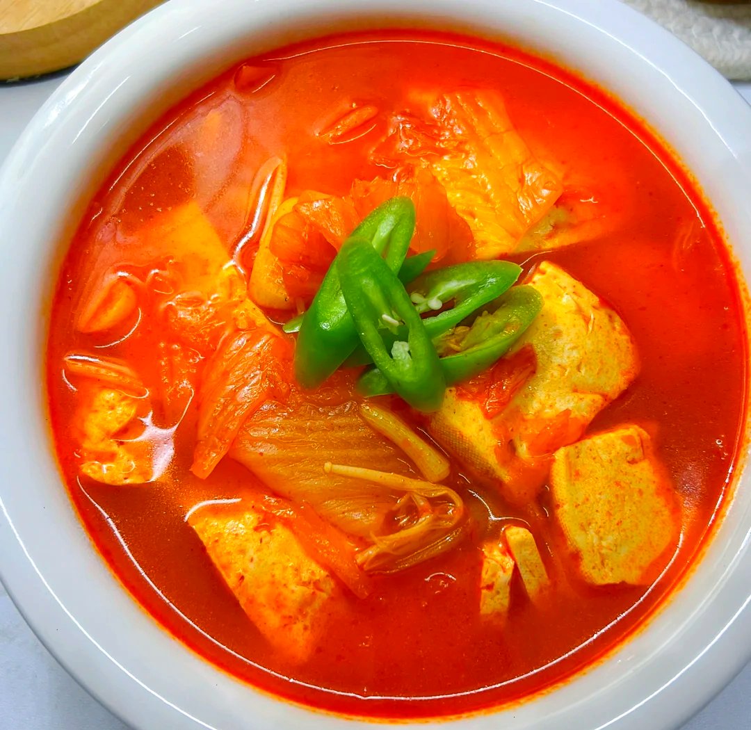 Jacqualinexlf's tweet photo. Craving something new Try our Korean-style spicy kimchi jjigae—rich, tangy, and packed with veggies! https://t.co/nSKFT64Ea8