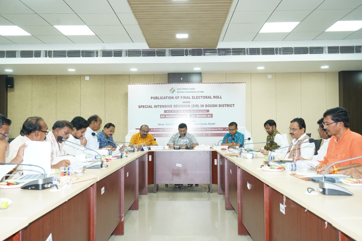 boudhelection's tweet photo. Publication of Final Electoral Roll under SIR-2026 in Boudh district by DEO-cum-Collector, Boudh and EROs in the presence of representatives of political parties. A press meet was also held.
One copy each of the electoral rolls was handed over to the political parties. https://t.co/sDatyCuN5s