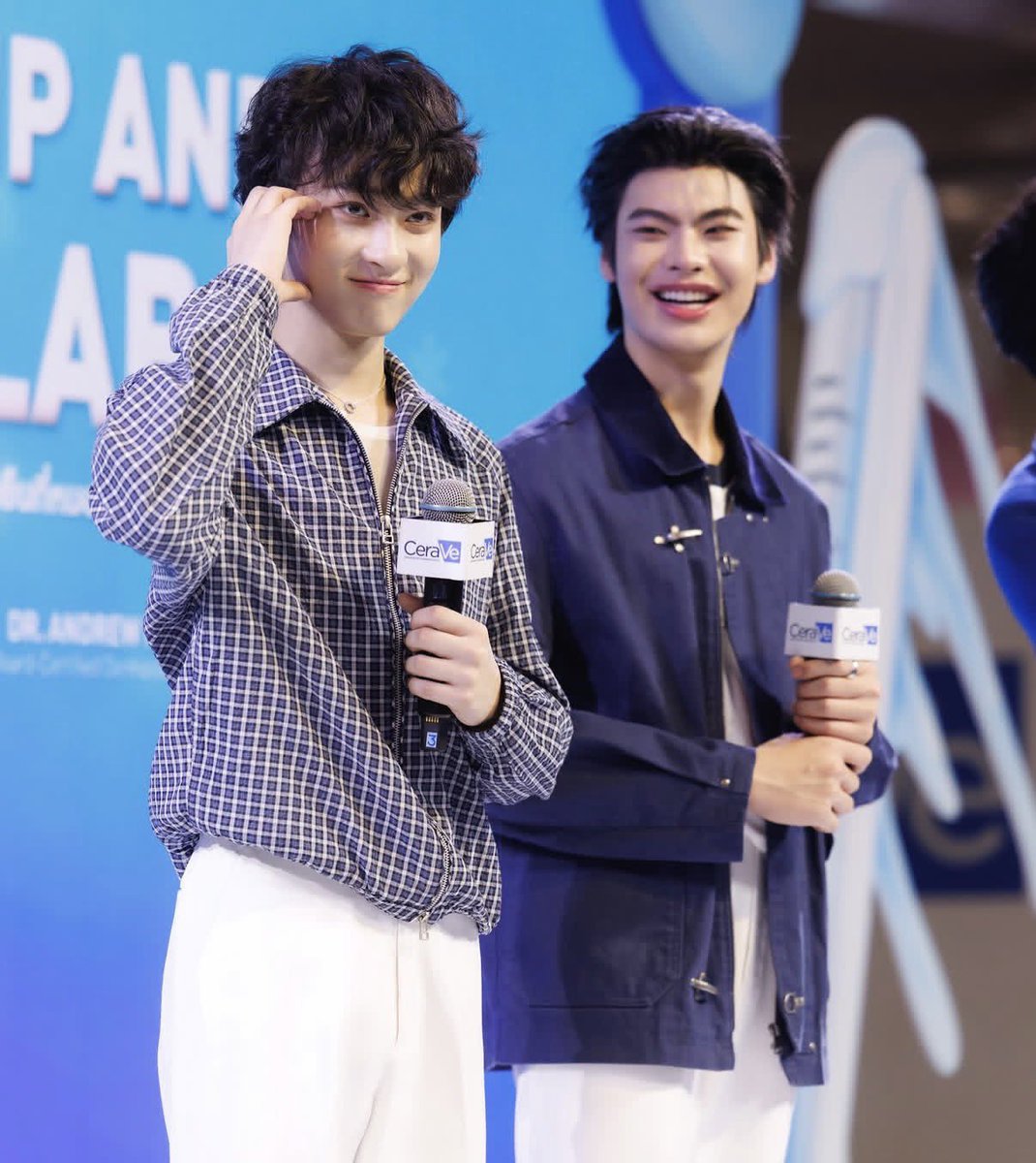 NNxu_u's tweet photo. รบกวนหมอมองกล้องหน่อยนะคะไม่ใช่หมอแต่แฟ…ฮัดชิ้ววว

#tthi_eks #waavetnp 
#theewave #ท่านโปรดคลื่น https://t.co/Tcbo6G3lmf