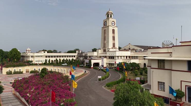 SelflessCricket's tweet photo. Instead of recommending IITs, I’d recommend every General category student to go for BITS.

0% reservation, IIT level infrastructure &amp; attendance flexibility to work on projects. Honestly, one of the best engineering institutes in the country.

IITs are only for SC/ST students. https://t.co/3jRoUR4lot