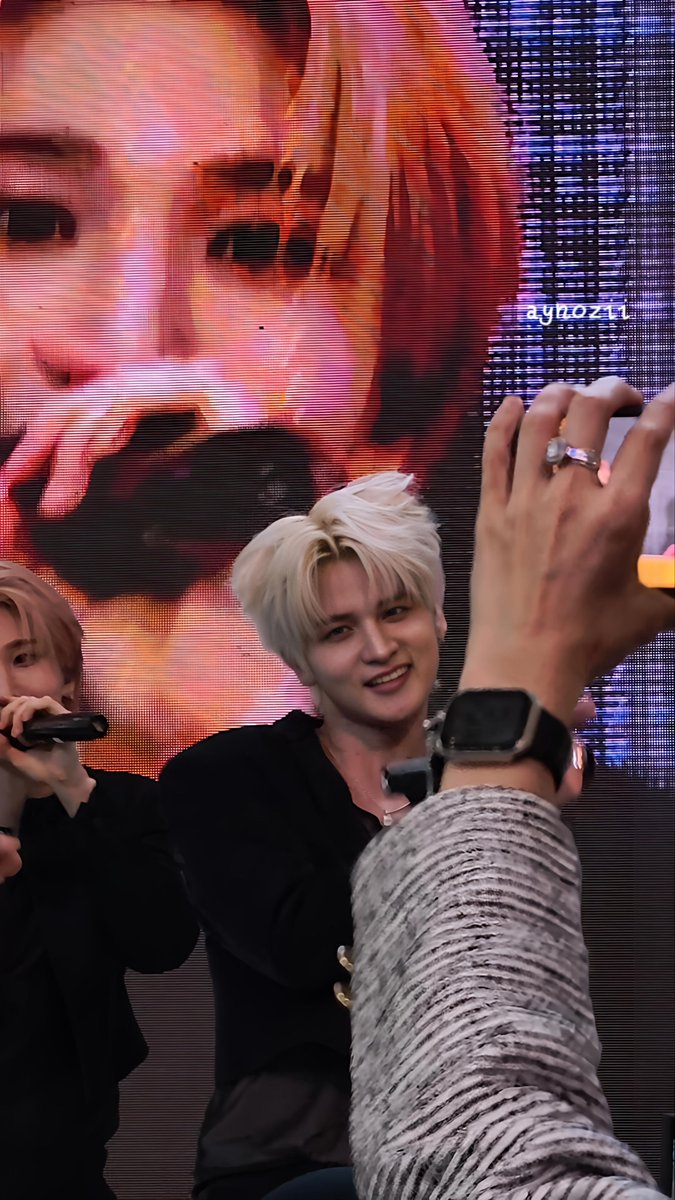 aynozii's tweet photo. 190926

Yoon's hair won't stay. Lompat2 lucu banget sama keselip Jinhyuk 😂

#NOWZ #koreatravelfair2026 #NOWZ_INDONESIA #YOON #JINHYUK https://t.co/Y7gFjZZigp