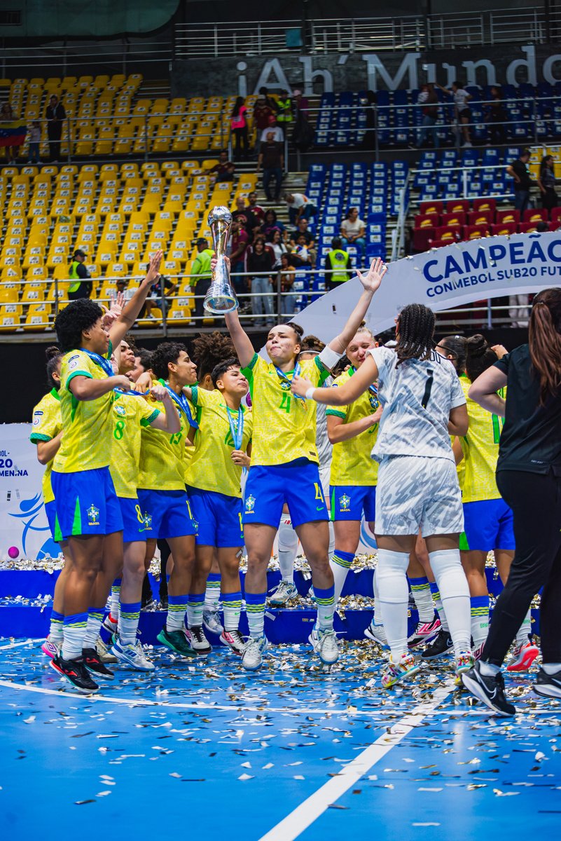 CBF_Futsal's tweet photo. O SUL-AMERICANO SUB-20 FEMININO É NOSSO! 🏆🇧🇷 https://t.co/RyvE7bap7g