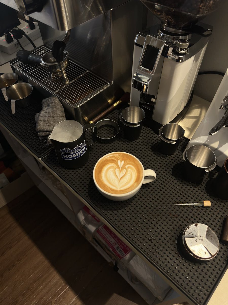 anqlichie's tweet photo. ☕️🤎 https://t.co/vLbwqcOqcY