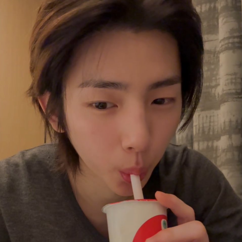 juhoonhourly's tweet photo. #JUHOON #주훈 ♡ https://t.co/d2WpVipakx