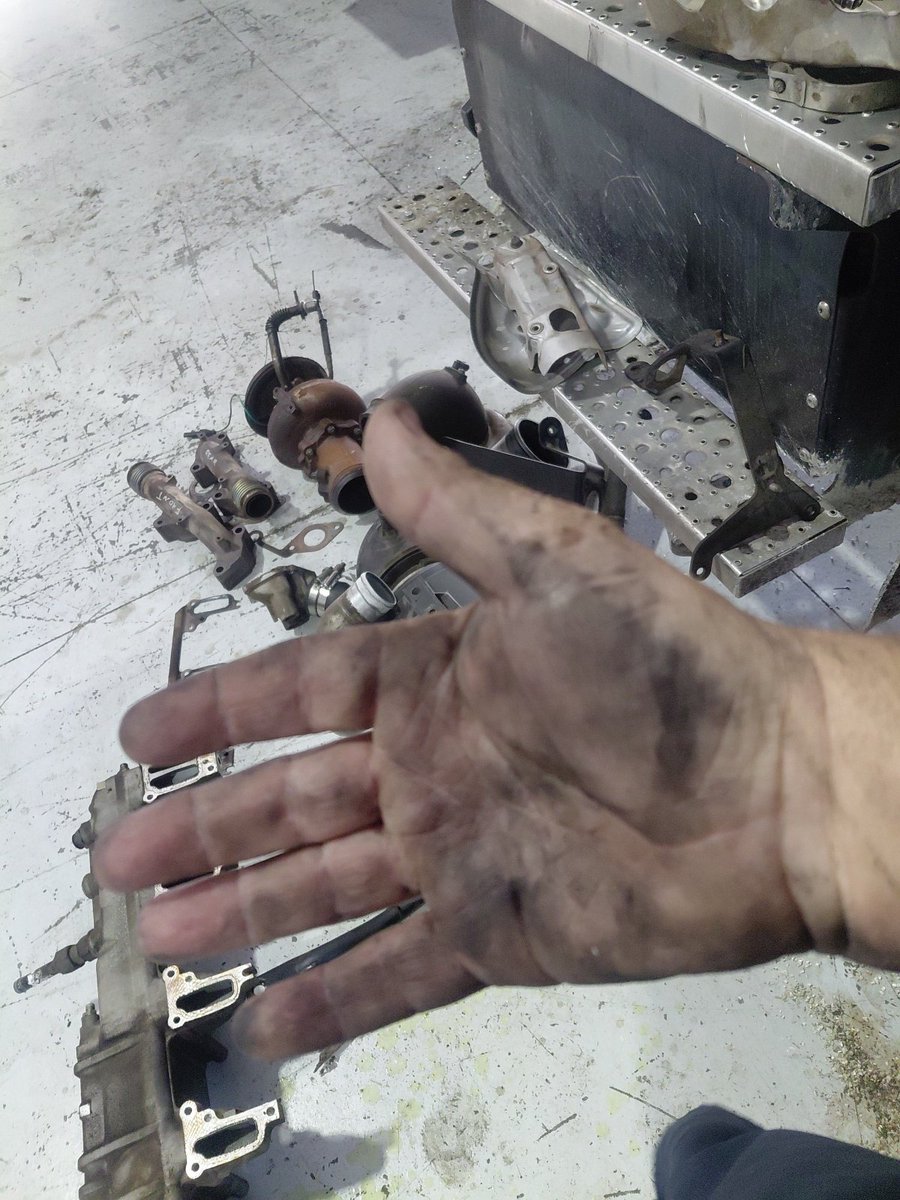 hall20742's tweet photo. Dirty hands.... https://t.co/kOHnVkttHa
