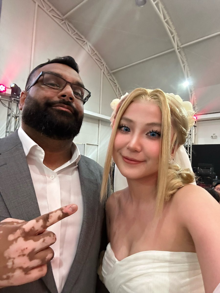 LiliReeya's tweet photo. Yayayay Manila Madness 5 photo dump 🙂‍↕️ pt1

Super glad I got to meet these lovely people 🥹 Can’t wait for next year!

#ManilaMadness5 https://t.co/AZ4nvKrRc2