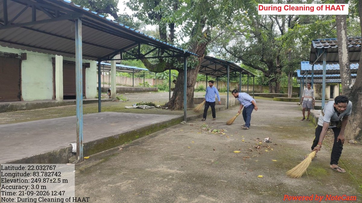 gmbasundhara's tweet photo. MCL Basundhara Area organised a cleanliness drive at the local Haat, promoting cleanliness, hygiene and community participation. Employees and participants actively contributed towards creating a cleaner and healthier surrounding.#SpecialCampaign6 #SwachhataHiSeva2026 #MyMCL https://t.co/vpMLuxhFjT