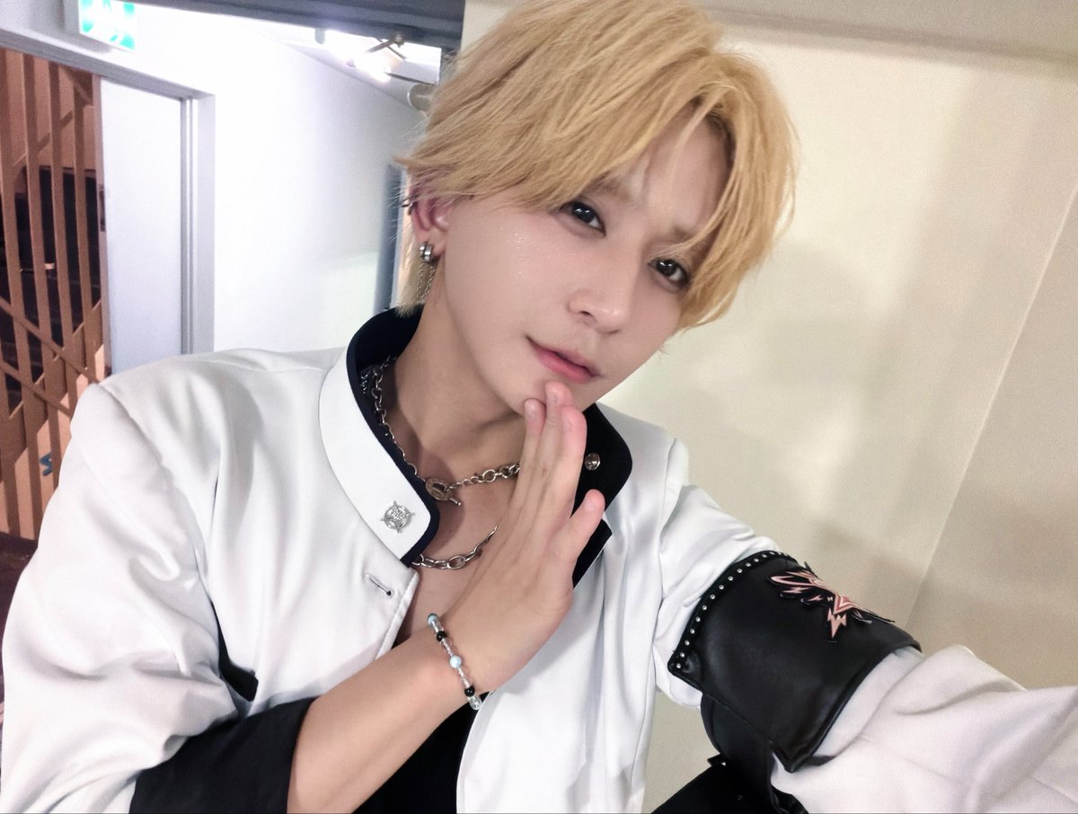akane_untitle's tweet photo. 似合ってる？ https://t.co/iUIhqybnoH