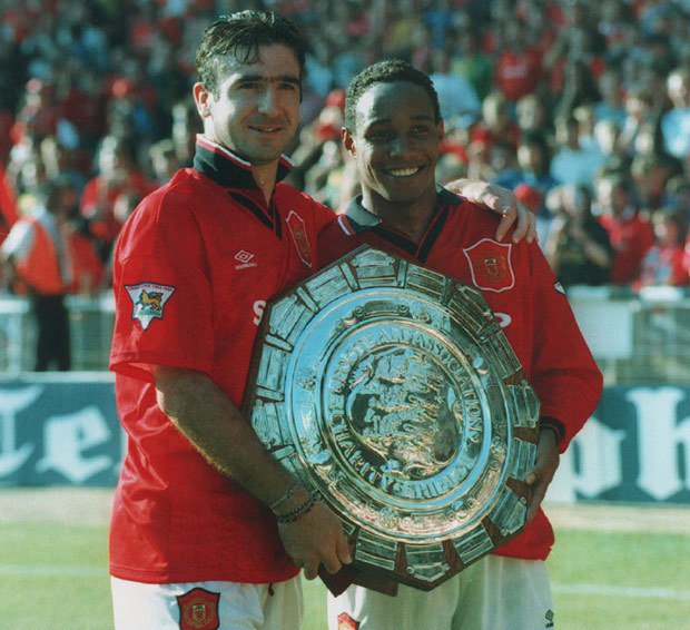 90sfootball's tweet photo. Eric Cantona and Paul Ince with the Charity Shield. https://t.co/fTYeUv3Wea