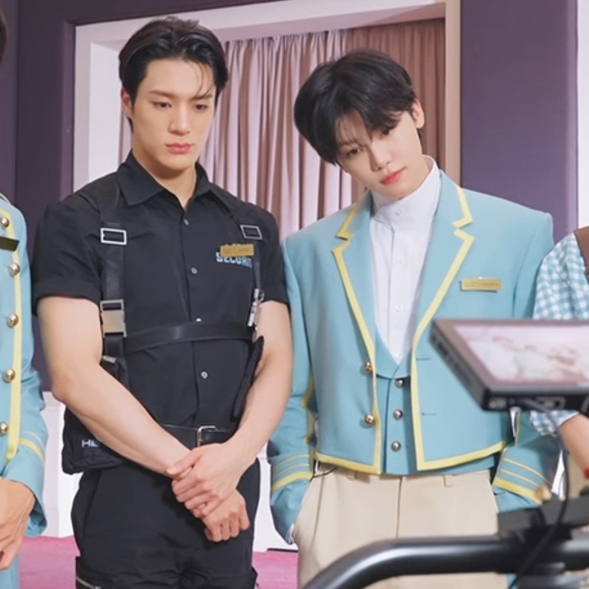 miwlktee's tweet photo. KOK BISA SEGANTENG DAN SECANTIK INI fix security sama manager nya pacaran https://t.co/shctojNp9K