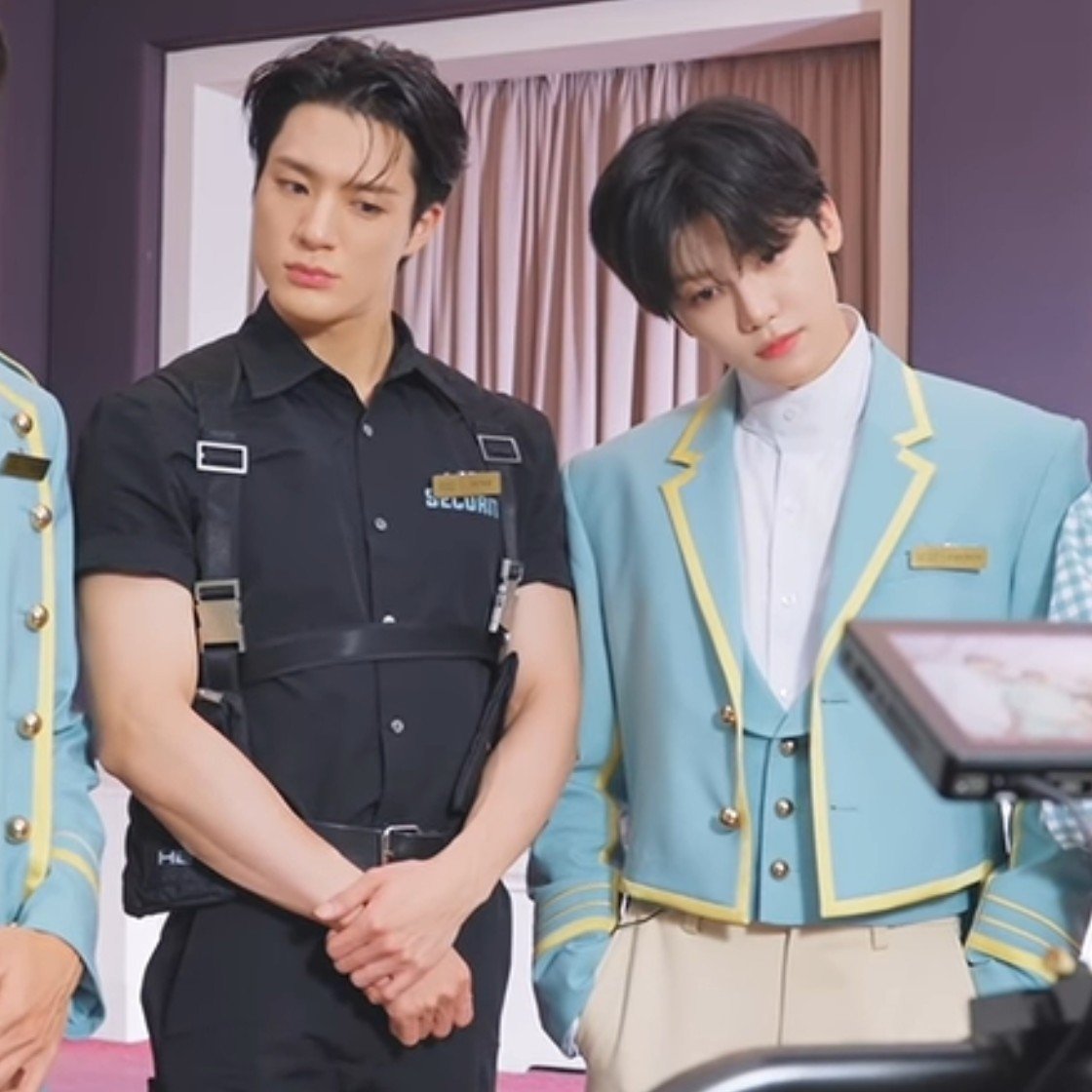 miwlktee's tweet photo. KOK BISA SEGANTENG DAN SECANTIK INI fix security sama manager nya pacaran https://t.co/shctojNp9K