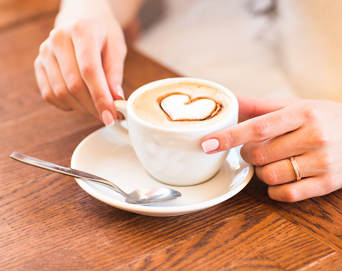 PiperWilliav's tweet photo. Mi café con leche caliente y el sol entrando por la ventana de la sala, es la mejor manera de empezar la tarde tranquila en casa. https://t.co/FW6T7N15nR