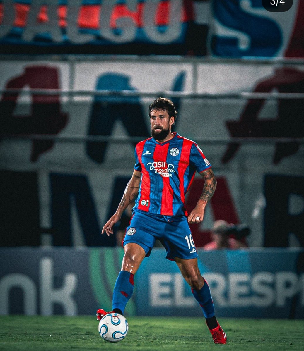 tuteavila's tweet photo. #Sanlorenzo. El único que se salvó ayer, además de Farias,fue Guzmán Corujo. Sabía por lo menos que se estaba jugando un clásico.
Metió, puso huevo y fue al frente. Aprobado! https://t.co/XKQCsUhFW3