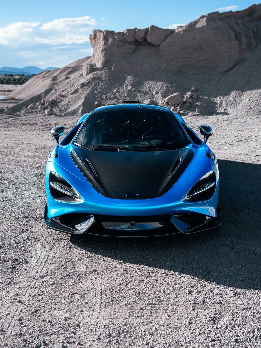 competitionreal's tweet photo. McLaren 765LT 💙 https://t.co/Bbsk34WsJG